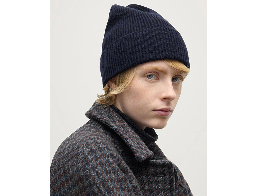 Cashmere Ribbed Slouchy Beanie von Johnstons of Elgin